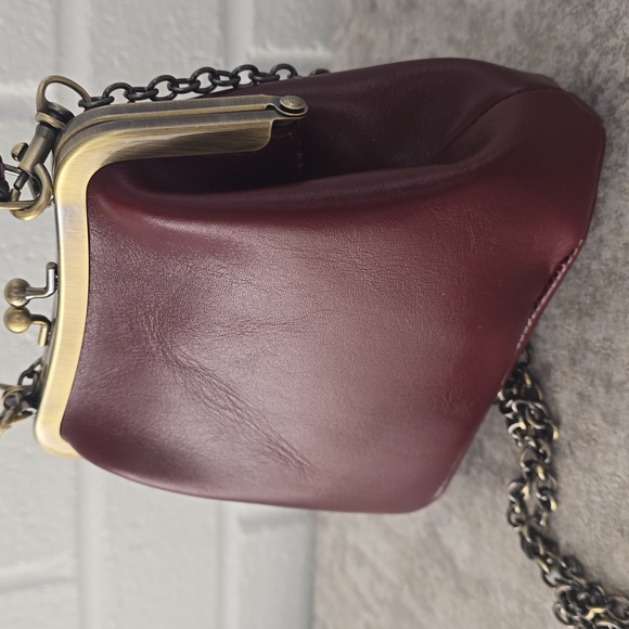 NWOT Patricia Nash Mini Laureana Crossbody Kisslock Bag with Charm - Picture 8 of 15